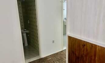 Imagem 3: Apartamento JK no centro, com cozinha integrada com a área de serviço. ..