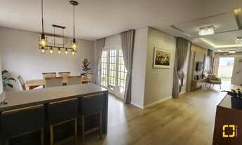 Imagem 2: Casa bairro Carianos - 2 suítes - linda e elegante