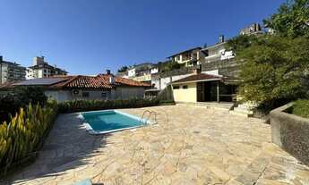 Imagem 7: Casa com 4 Dormitórios (2 Suítes) no Bairro Abraão Florianópolis/SC