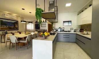 Imagem 2: Casa Térrea de Alto Padrão Mobiliada 5 Suítes, Lazer Completo e Porteira Fechada!