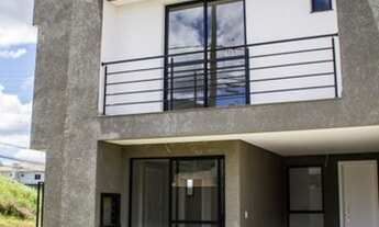 Imagem 7: Sobrado com quintal a venda no Abranches - 3 quartos sendo 1 suíte e 2 vagas de garagem