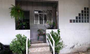 Imagem 3: Casa em Rocha Miranda, com terraço