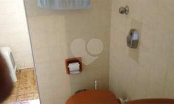 Imagem 6: Casa antiga - Venda / 02 Dormitórios