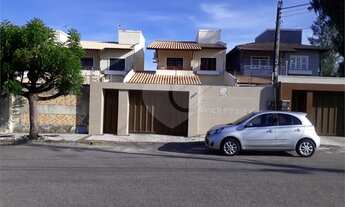 Imagem: Casa duplex com 4 suítes, com amplo espaço