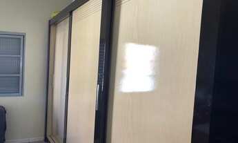 Imagem 6: Casa terreá com edicula no jardim satélite