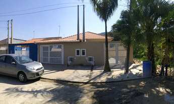 Imagem 1: Casa para venda no Campo Elíseos com 2 quartos e piscina em Itanhaém/SP