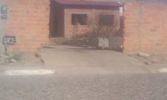 Imagem 3: Comércio e casa em acabamento perto do centro