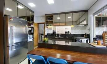 Imagem 5: Casa de condomínio sobrado para venda possui 350 metros quadrados com 4 quartos