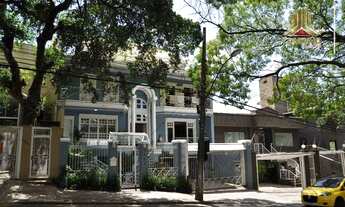 Imagem 3: Fácil acesso ao Colegio Farroupilha, casa de quatro suítes e quatro vagas de garagem, no c