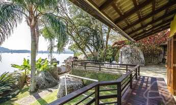 Imagem 2: Casa para Venda em Florianópolis, Cacupé, 5 dormitórios, 4 suítes, 5 banheiros, 2 vagas