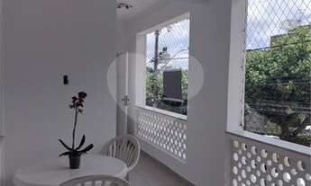 Imagem 6: Casa ampla, Varandão. 2 salas, 4 quartos 1 suite. 2 vagas. 177 m² de área