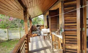 Imagem 5: Casa para venda tem 132 metros quadrados com 3 quartos em Praia do Rosa - Imbituba - SC