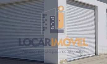 Imagem 3: Ponto comercial de esquina 210 m² de área total, 2 banheiros ,com habite-se na Av. Magal