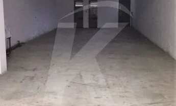 Imagem 2: Casa Comercial com 2 ótimos apartamentos com amplas dependências e salão 340 m²