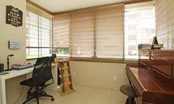 Imagem 10: Apartamento para venda possui 126 metros quadrados com 3 quartos em Auxiliadora - Porto Al