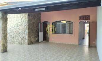 Imagem 4: Casa para aluguel possui 180 metros quadrados com 3 quartos