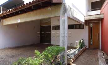 Imagem 2: Casa comercial para aluguel tem 475 metros quadrados com 6 quartos