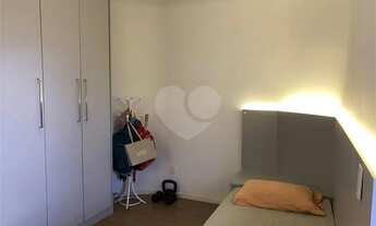 Imagem 3: Apartamento com 129m2, com sala para dois ambientes, todos com piso.São 3 dormitórios send