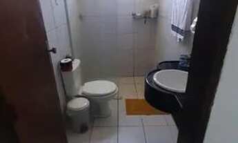 Imagem 5: Vendo casa com 4/4, sobrado, varanda, garagem coberta, escriturada no Bairro Poço