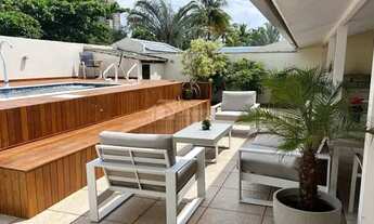 Imagem 4: Casa de condomínio para venda possui 600 metros quadrados com 4 quartos