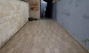 Imagem: Casa sobreposta com piscina e churrasqueira