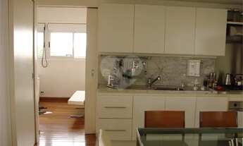 Imagem 6: Apartamento funcional de 93 m² em renomado condomínio projetado por Décio Tossi no Sumaré