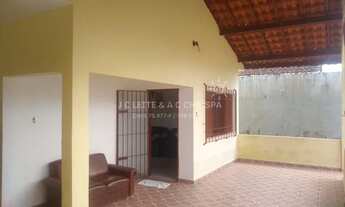 Imagem 2: Casa com Edícula a 600 metros da Praia