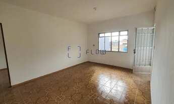 Imagem 2: Casa com 308m² contendo 4 dormitórios ,5 banheiros, e 6 vagas .-Vila Ivone