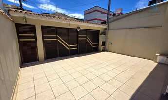 Imagem 2: Alugo Amplo Sobrado para Fins Comerciais, 02 vagas de garagem, na Rua Goiás, Boqueirão, Sa