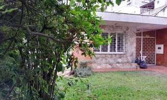 Imagem 2: Casa de 4 quartos com 3 vagas à venda no bairro Vila Ipiranga em Porto Alegre