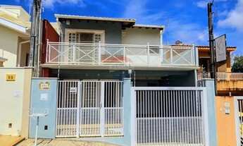 Imagem: Uma casa completa no Centro, com espaços