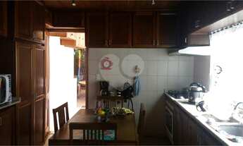 Imagem 6: Maravilhosa casa triplex com duas vagas de garagem, junto ao polo comercial da penha