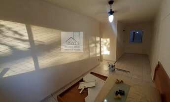 Imagem 2: 2/4 , px a estação do metro de Brotas. - 656