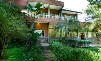 Imagem 2: Guaecá- Condominio Fechado-casa 410 m2 distante 100m da praia