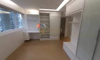 Imagem 2: Apartamento com 3 suítes, living, sala ampla, piscina privativa, pergolado, deck