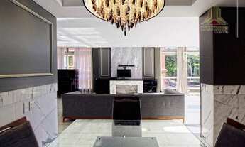 Imagem 6: Um apartamento por andar, vendo apartamento de 185 m² de área privativa no Centro de Porto