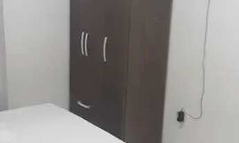 Imagem 2: Quarto com banheiro dentro do hotel