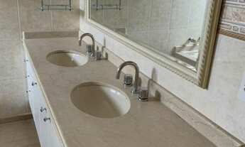 Imagem 6: Apartamento para aluguel e venda possui 230 metros quadrados com 4 quartos