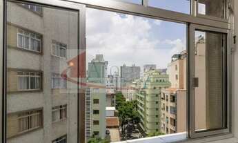 Imagem 6: Simpático sala/quarto, totalmente reformado, com garagem, em andar alto, com excelente ilu