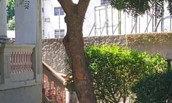 Imagem 3: Excelente casa em terreno de 1.800m2, com 3 salas, 6 quartos, um com suíte master -Centro