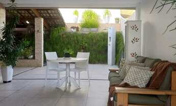 Imagem 4: Casa de condomínio para venda tem 255 metros quadrados com 4 quartos