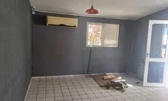 Imagem 4: Casa para aluguel possui 220 metros quadrados com 5 quartos