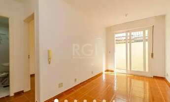 Imagem 2: Apartamento térreo com pátio de 1 dormitório no bairro Cristal