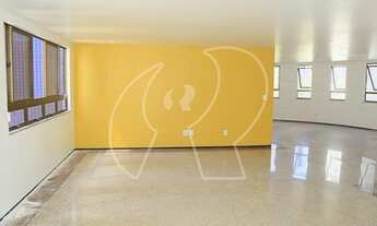 Imagem 7: Excelente localização, amplo apartamento com 04 suítes, jacuzzi, DCE, wc's com armári