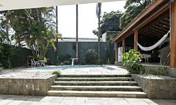 Imagem 5: Casa com piscina e espaço gourmet em localização privilegiada