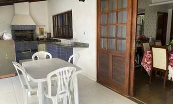 Imagem 4: Casa para aluguel tem 270 metros quadrados com 5 quartos