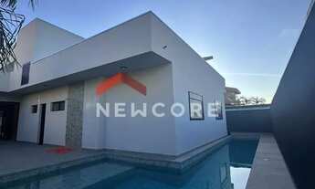 Imagem: Casa de condomínio em Avenida Irineu Bastos