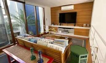 Imagem 5: A casa tem 458m² construídos, de frente para praia (pé na areia), com elevador interno, 5