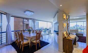 Imagem 2: Amplo apartamento semimobiliado com lareira e 2 vagas