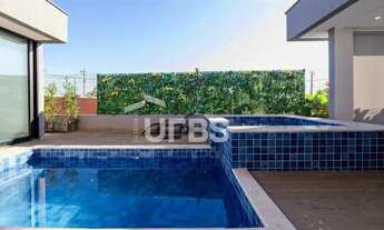 Imagem 5: Casa Térrea de Esquina no Jardins Nápoles Exclusividade e Conforto em Cada Detalhe